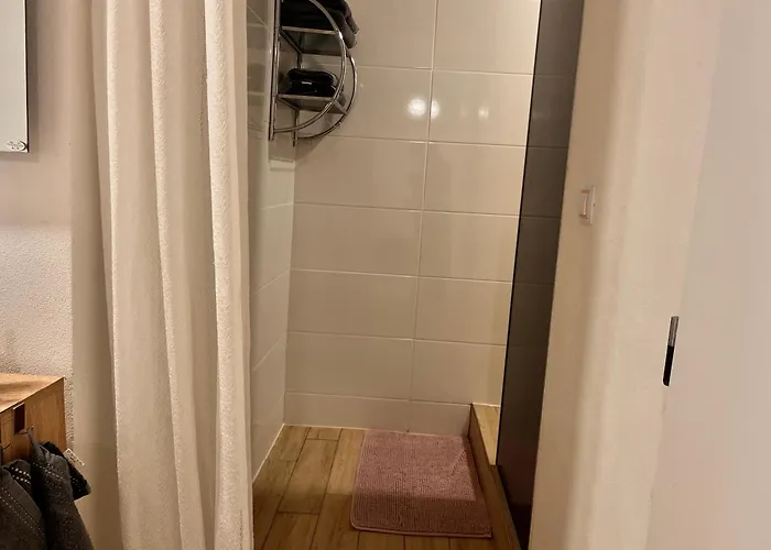 Apartment Monstera Ii - Economy Kolín