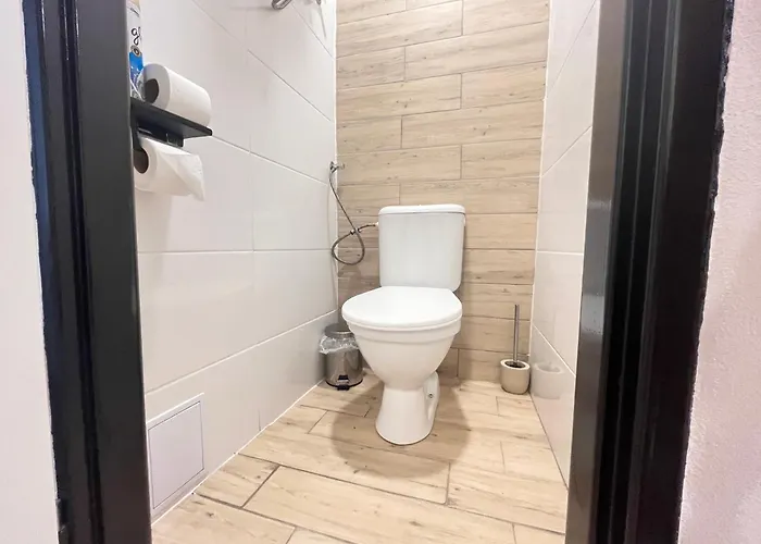 Monstera Ii - Economy * Kolín